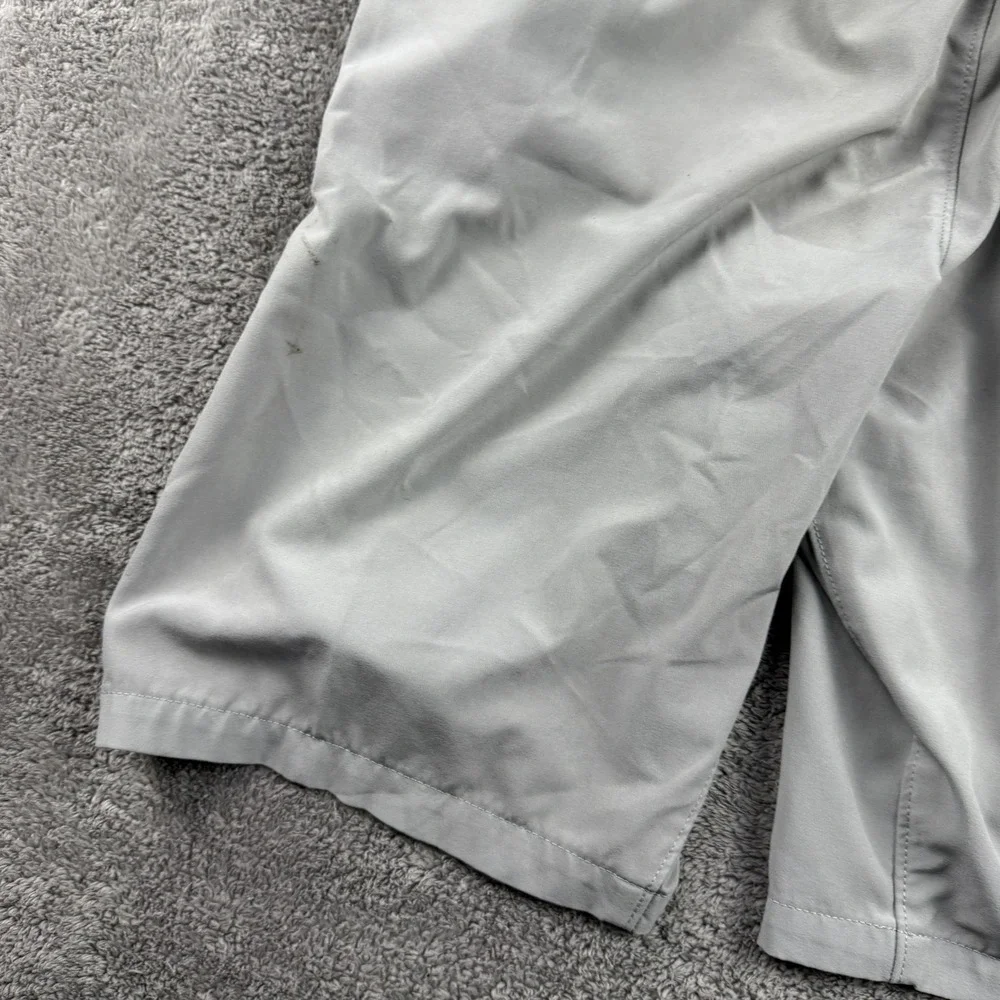 Under Armour Golf Fitted Shorts Heatgear Mens 30 Gray Low Rise‎